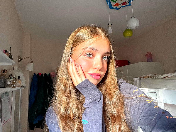 mishel_d_ instagram image archive image