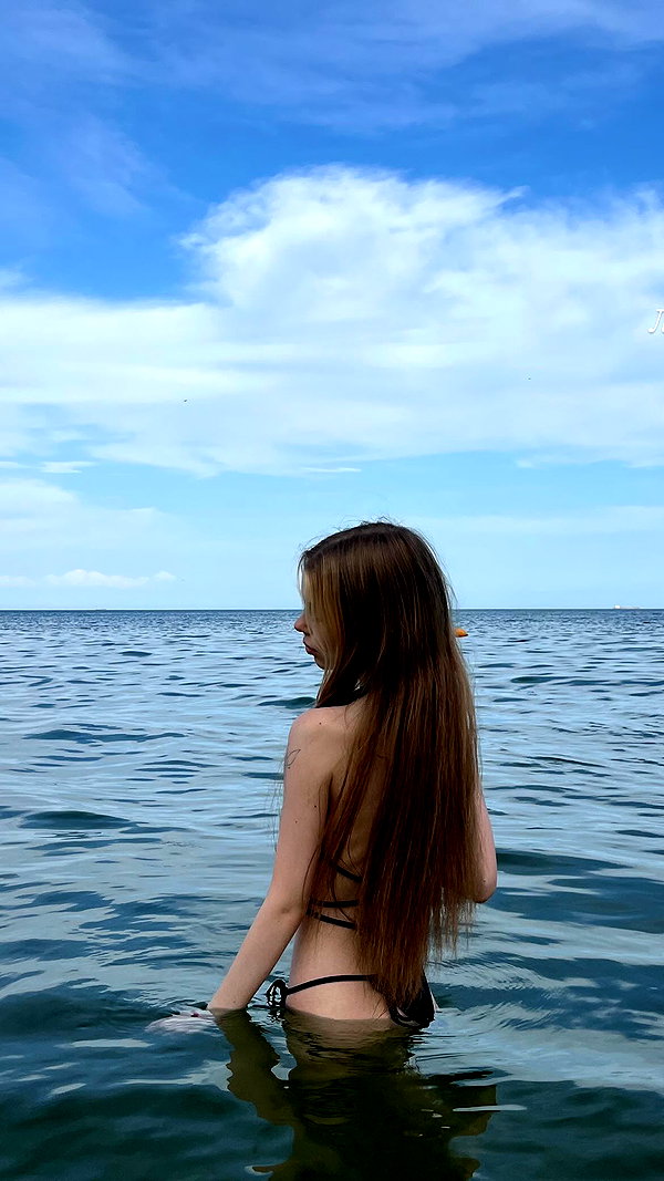 kristti.a instagram image archive image