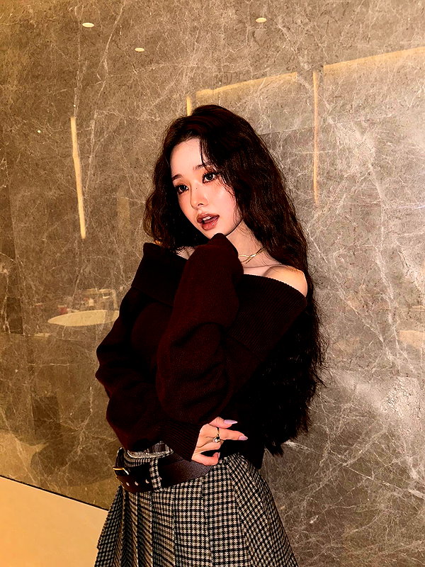 dear.zia instagram image archive image