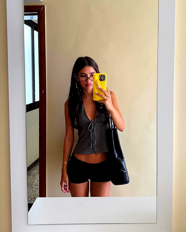 ainaratorneg instagram image archive image