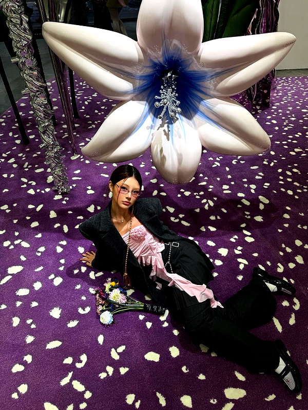 ll.lu1s instagram image archive image