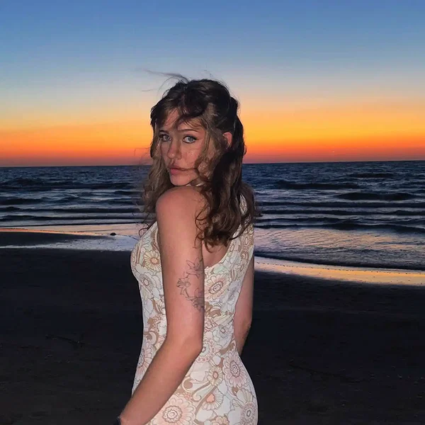 tamarli._ instagram image archive image