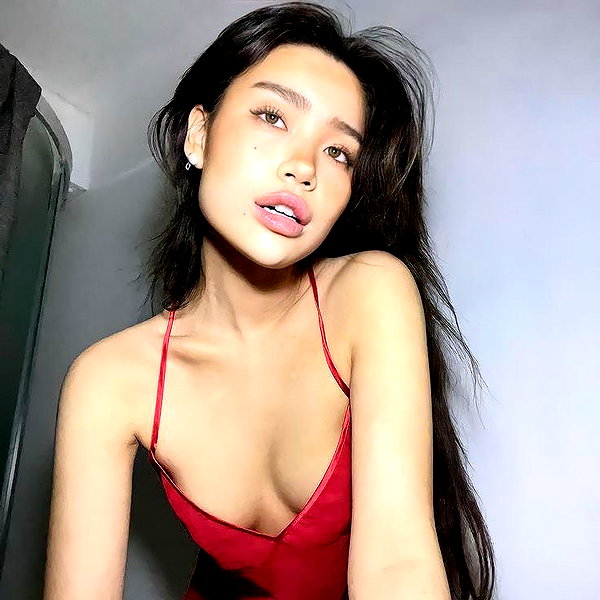 baddiesessence instagram image archive image