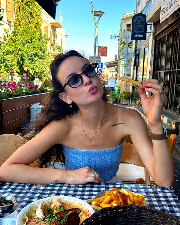 yasmin_kb instagram image archive image