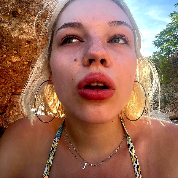 leni.bahr instagram image archive image
