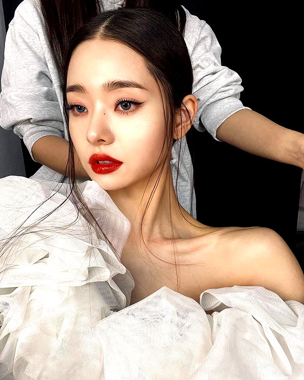 dear.zia instagram image archive image