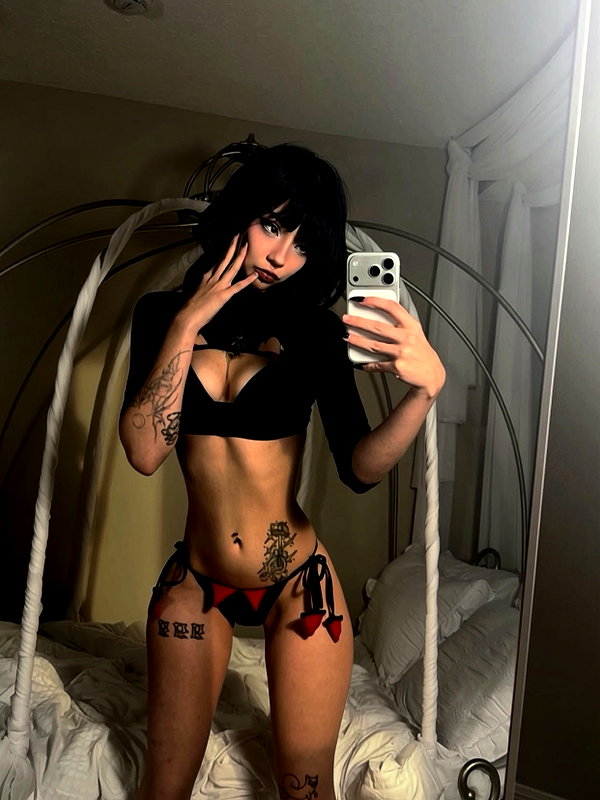 Archived image from @deadangelfiles on Instagram