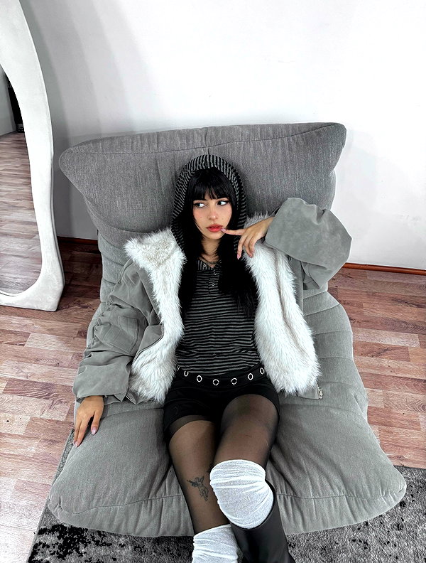 connie.01j instagram image archive image