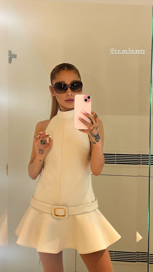 arianagrande instagram image archive image