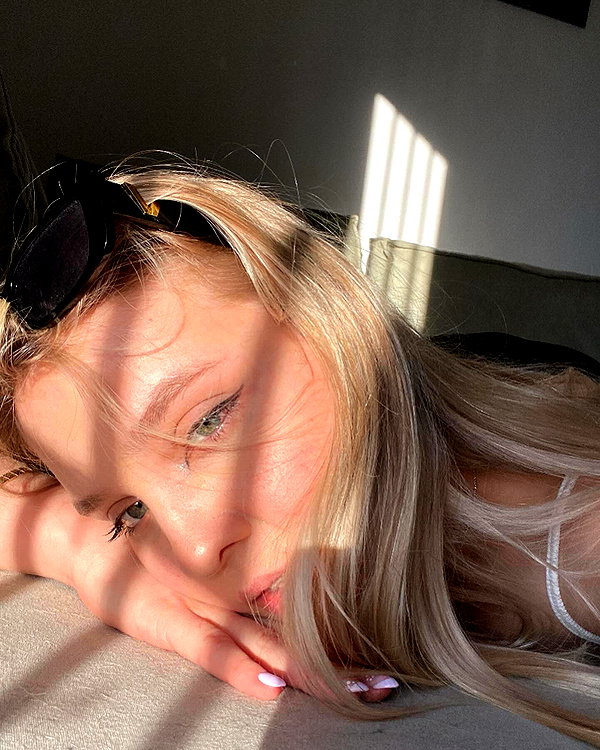 lila.garnik instagram image archive image