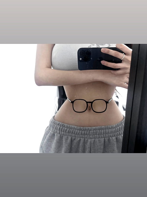 Archived image from @owol.xx on Instagram
