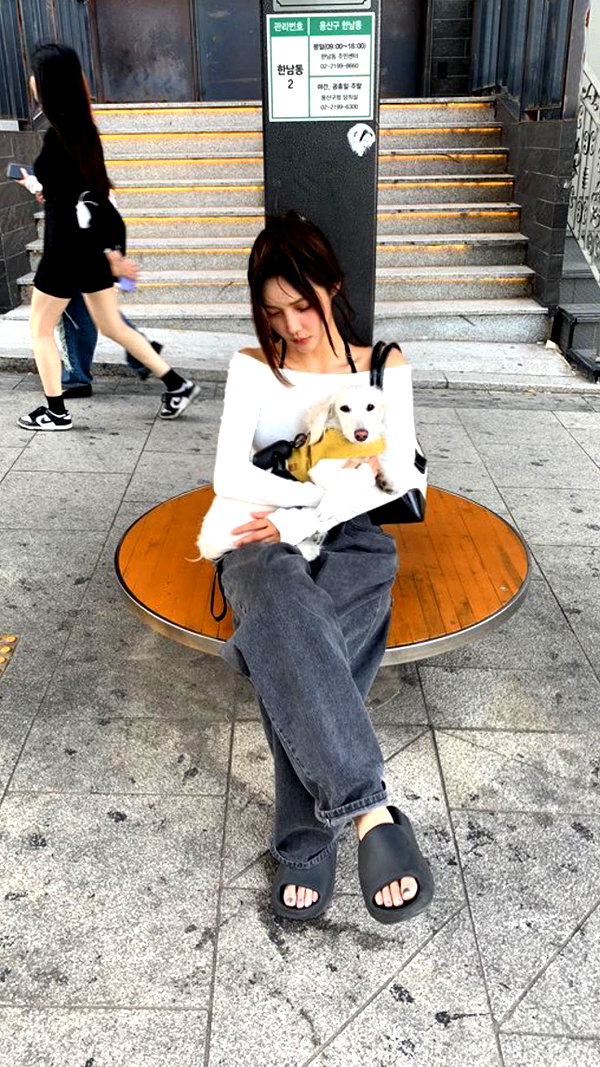 Archived image from @heroineseen on Instagram