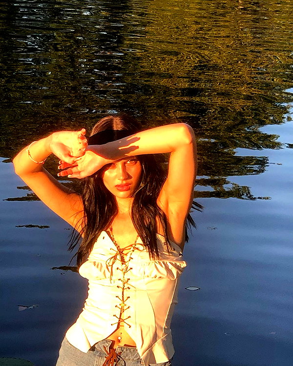 karolinaawasik instagram image archive image