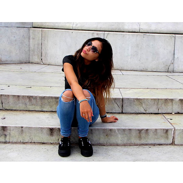 romi_henenson instagram image archive image