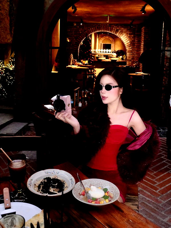 lyhythuedoxinh instagram image archive image