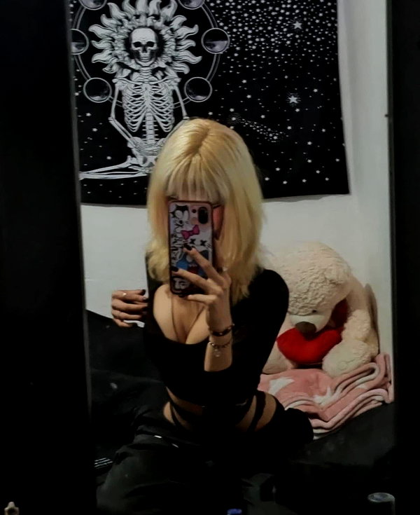 shevaal_x instagram image archive image