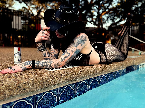 yeahimcaroline instagram image archive image