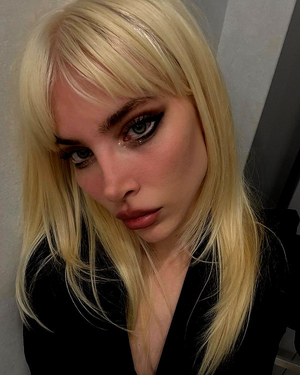 anya4everr instagram image archive image