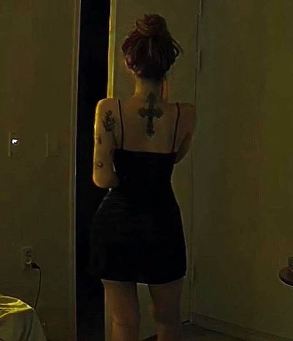 Archived image from @heroineseen on Instagram