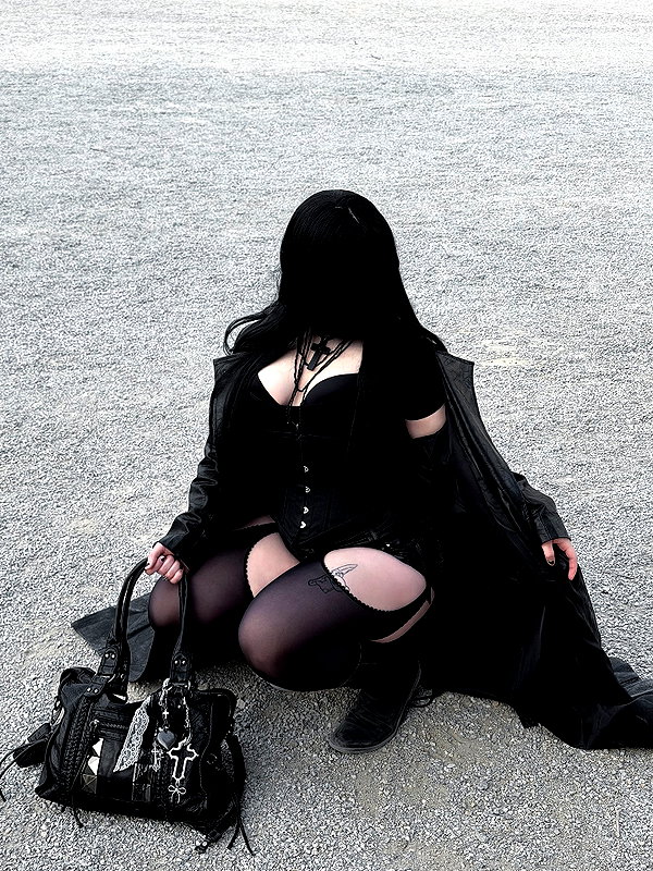 andasrose instagram image archive image