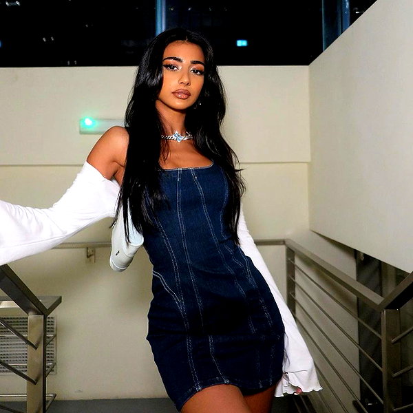 baddiesessence instagram image archive image
