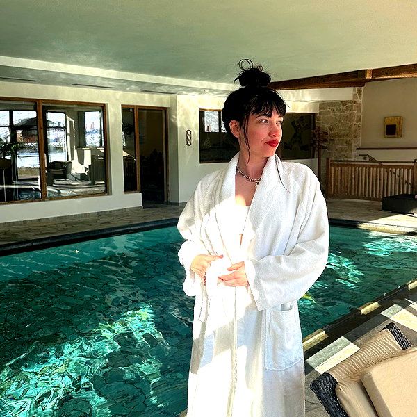 romi_henenson instagram image archive image