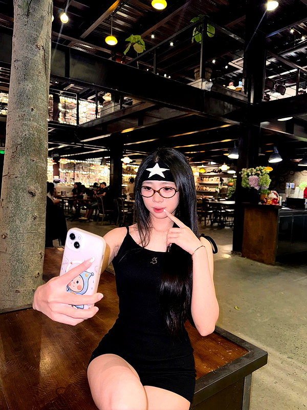 lyhythuedoxinh instagram image archive image