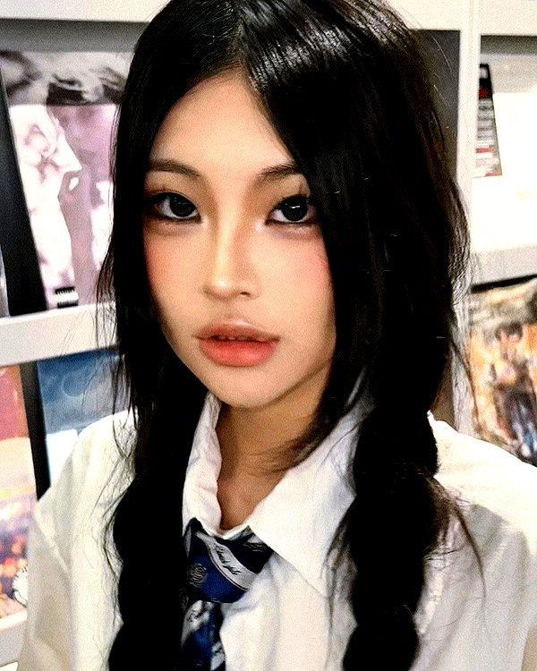 ll.lu1s instagram image archive image