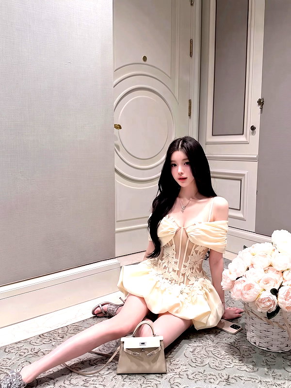 lyhythuedoxinh instagram image archive image