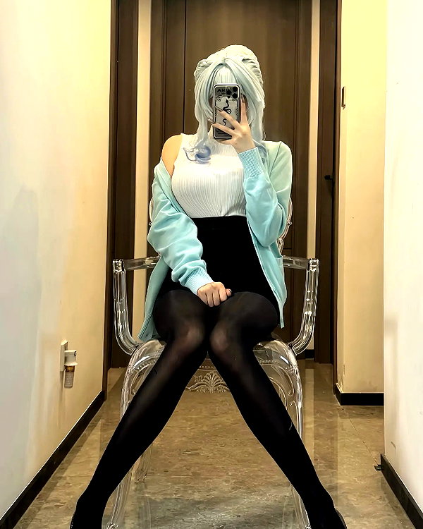 gallery_cosplayer instagram image archive image