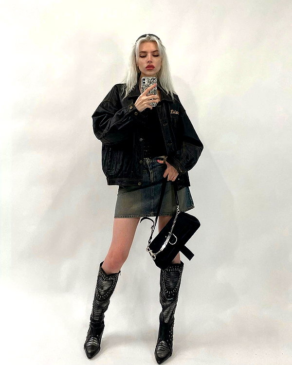 anya4everr instagram image archive image