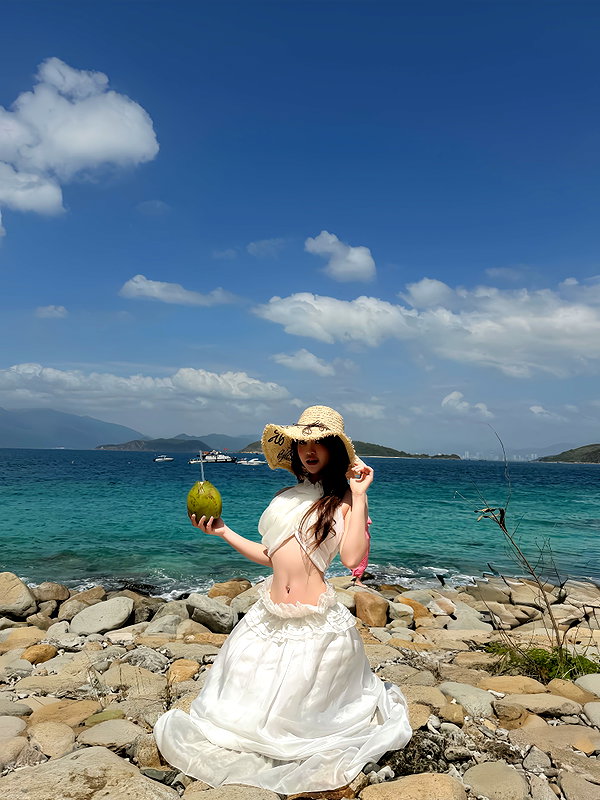 lyhythuedoxinh instagram image archive image
