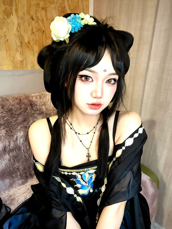 150_aiko instagram image archive image