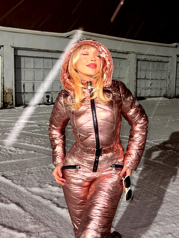 v.qx instagram image archive image
