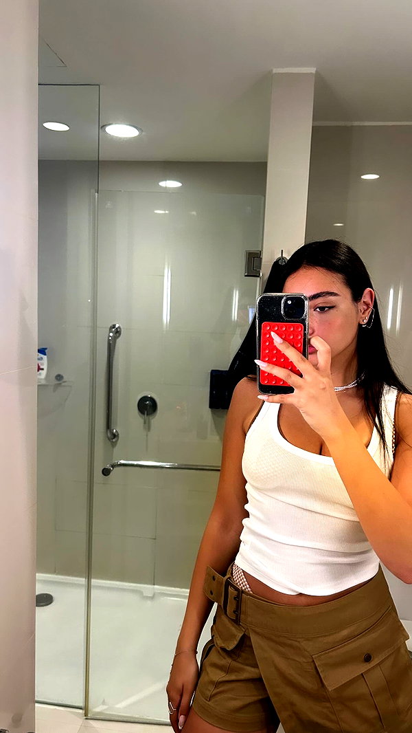shani_shved instagram image archive image