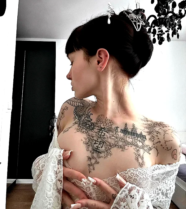 chica.niebla instagram image archive image