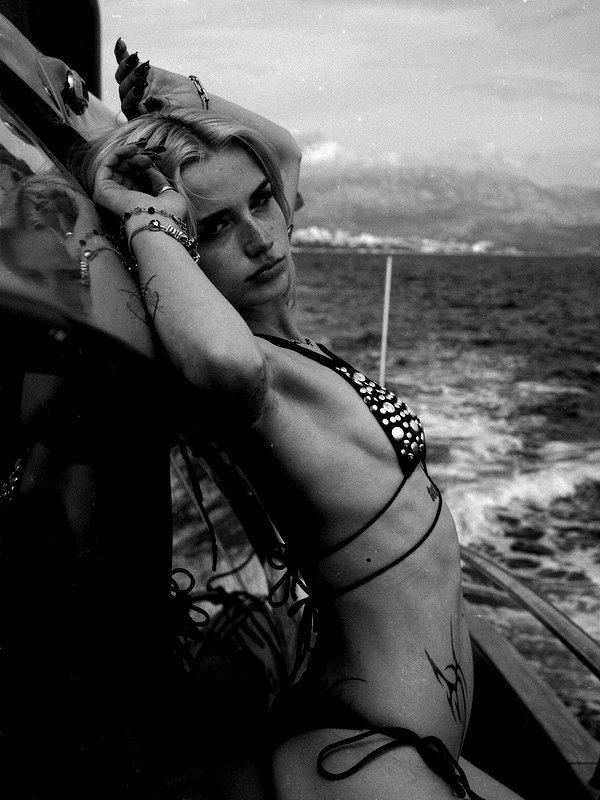 bymonamarie instagram image archive image