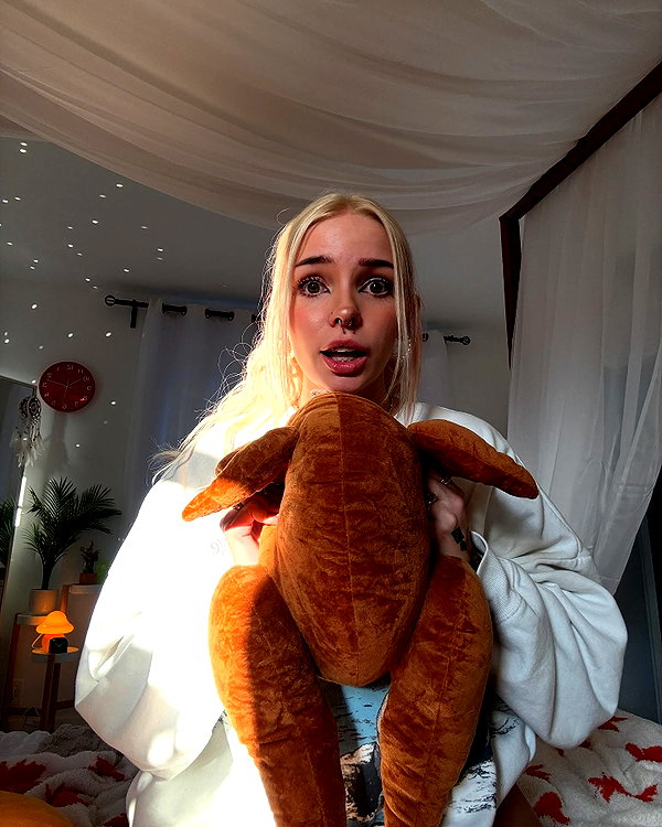 peachtoot.plz instagram image archive image