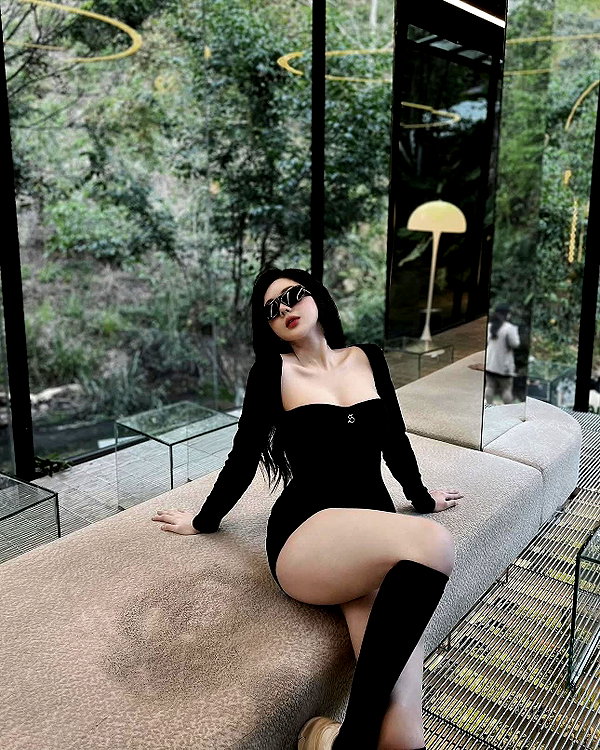 lyhythuedoxinh instagram image archive image