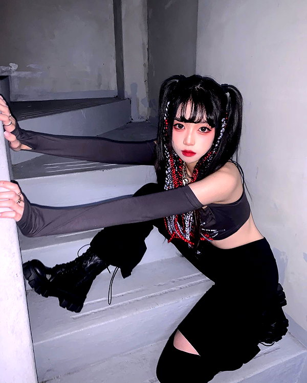 nixqq.425_ instagram image archive image