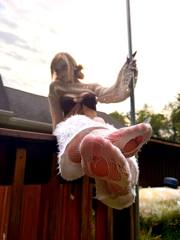lola.luvgood instagram image archive image