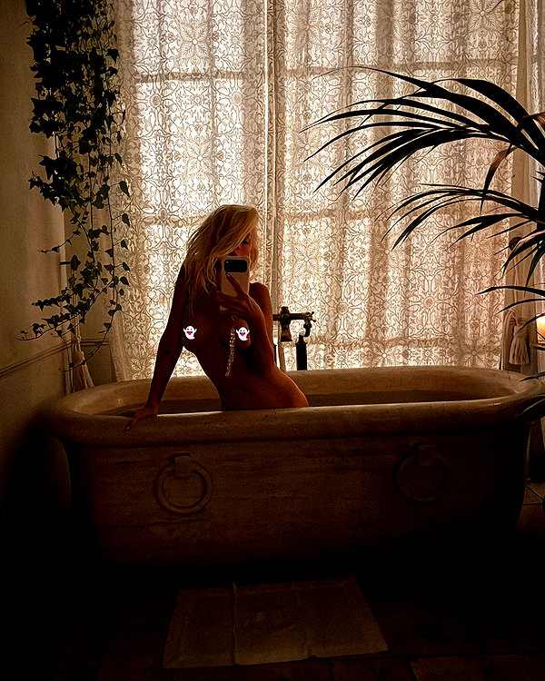 Archived image from @xtina on Instagram