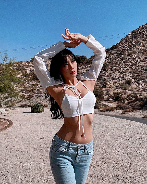 emily.ghoul instagram image archive image