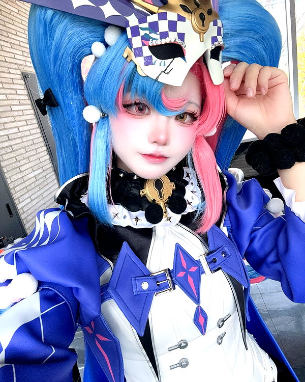 _mewcos instagram image archive image
