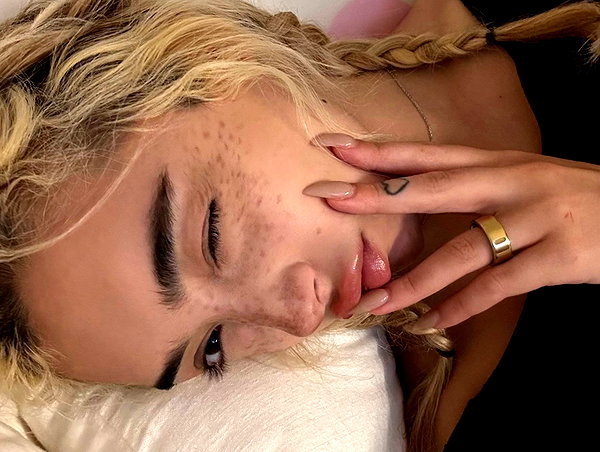 v.qx instagram image archive image