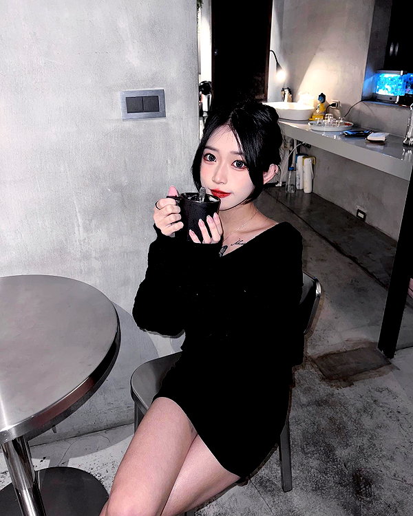 nixqq.425_ instagram image archive image
