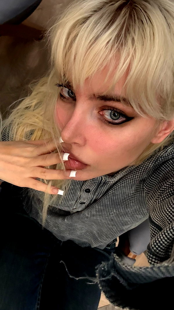 anya4everr instagram image archive image