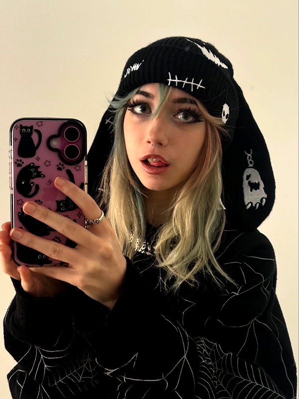 Archived image from @iluvmeww on Instagram
