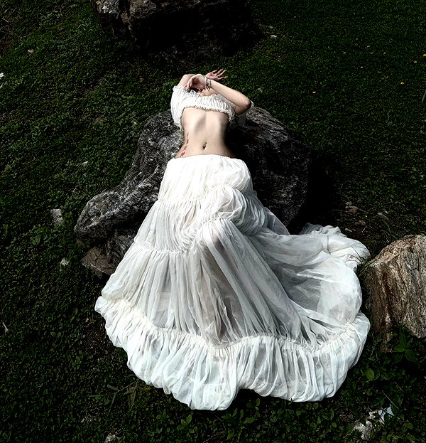 lyhythuedoxinh instagram image archive image