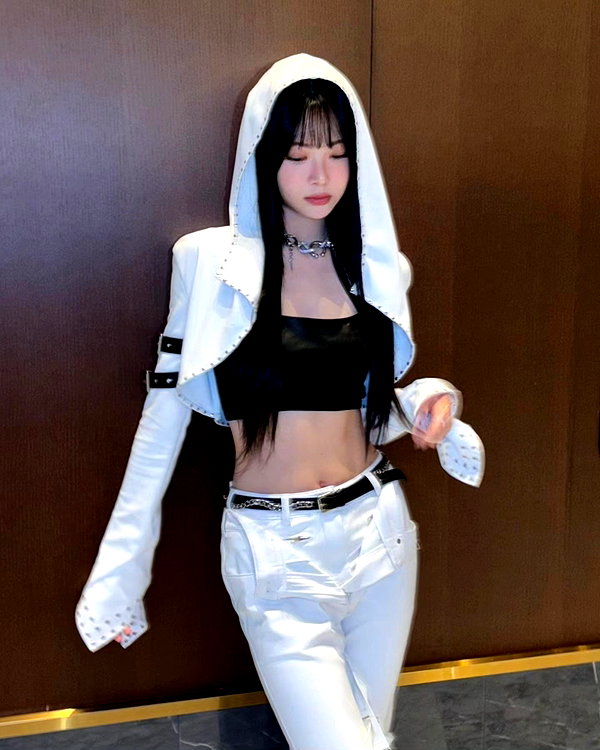 hhh.e_c.v instagram image archive image